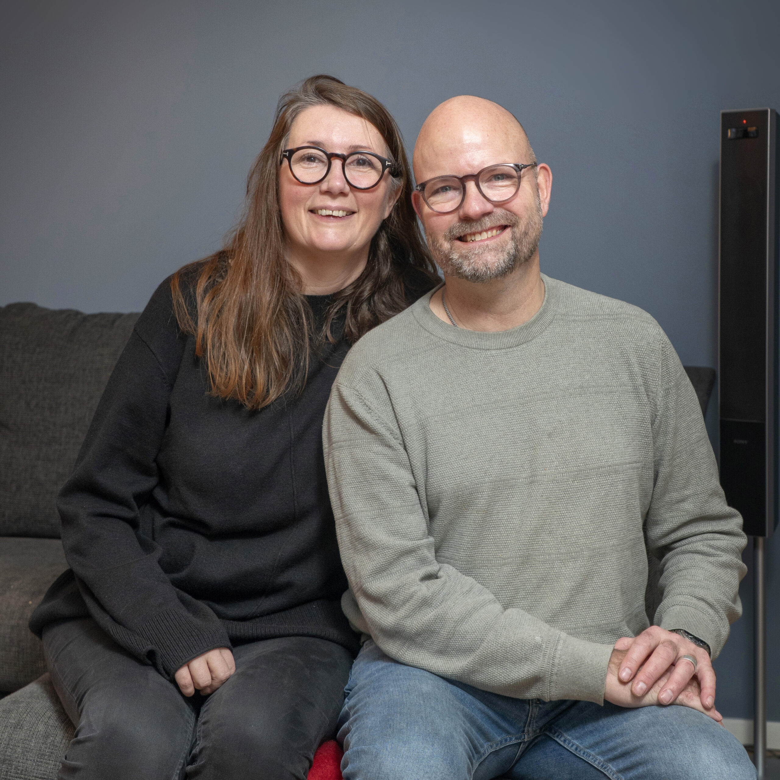 Leva med afasi, bild på kvinna och man med afasi